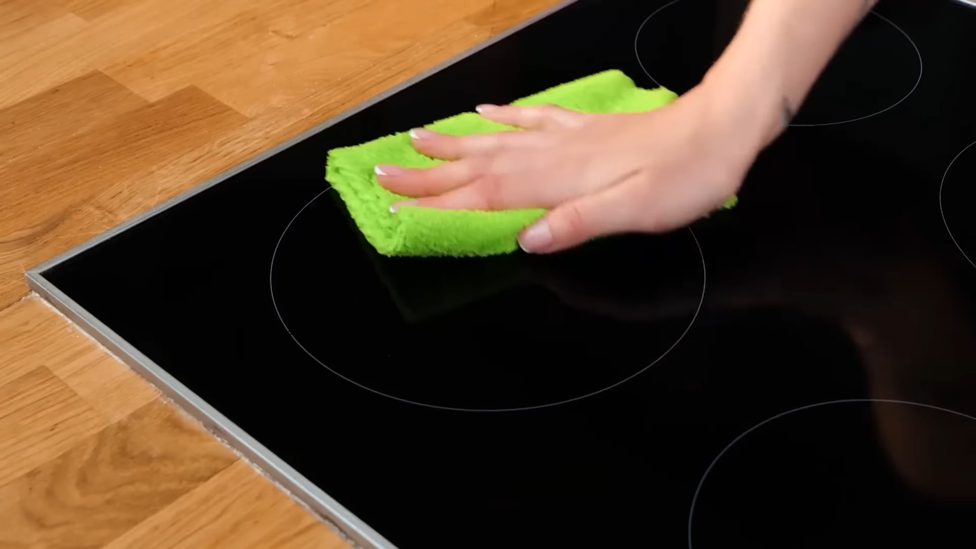 Herdplatten reinigen Zwiebel