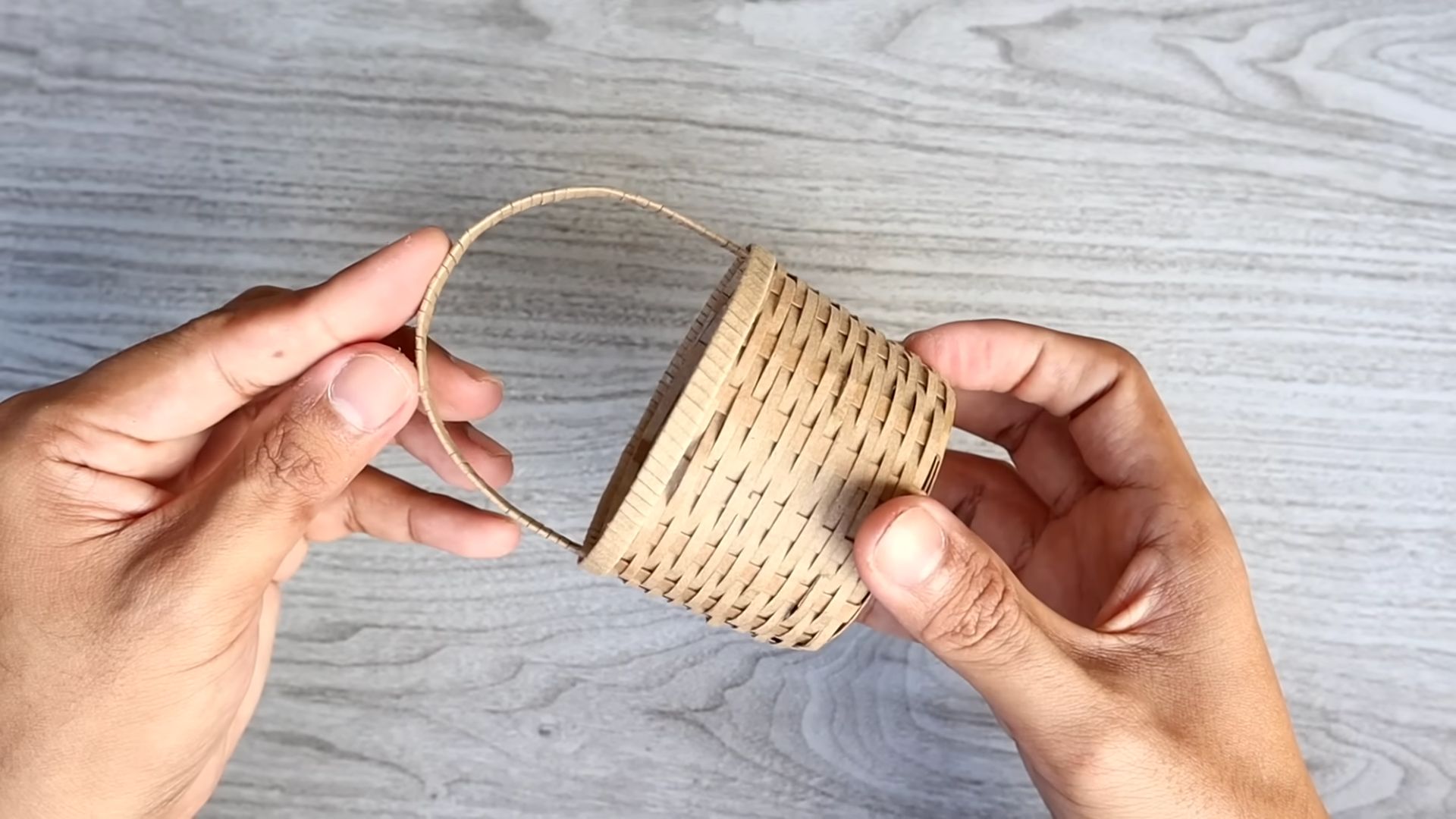 Mini Korb basteln Anleitung
