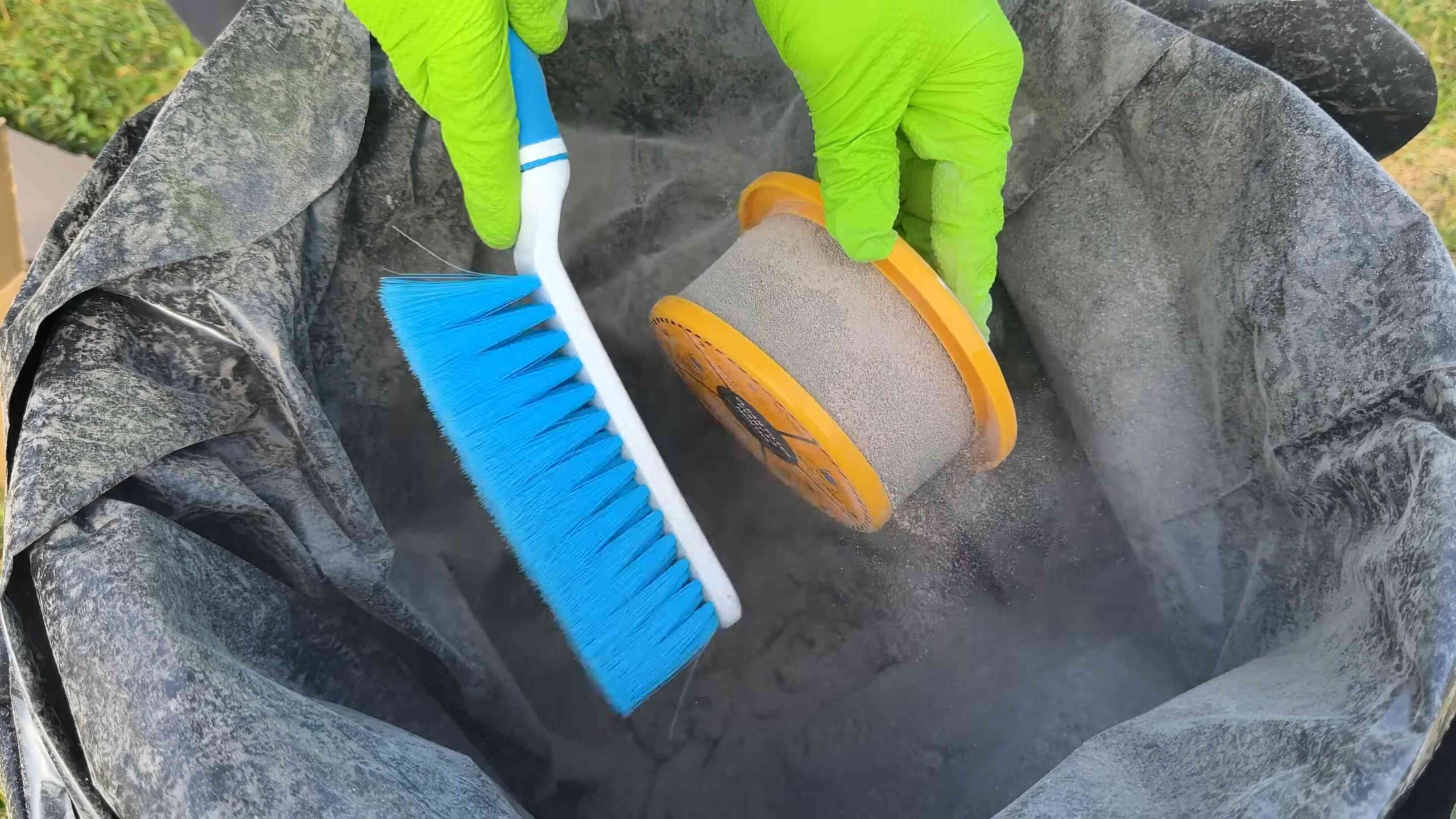 Staubsauger reinigen Geruch entfernen